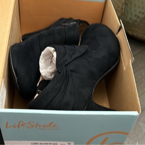 LIFESTRIDE Corie Shooties - Picture 2 of 12